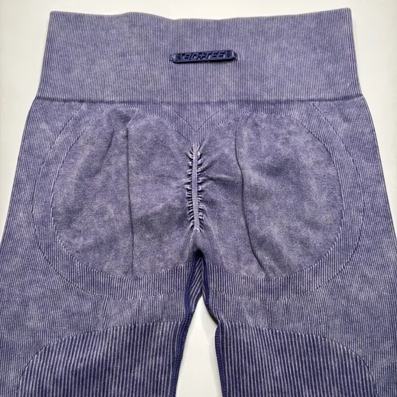 Bo+Tee Sprinter Leggings - violet.  Size small - Picture 2 of 10